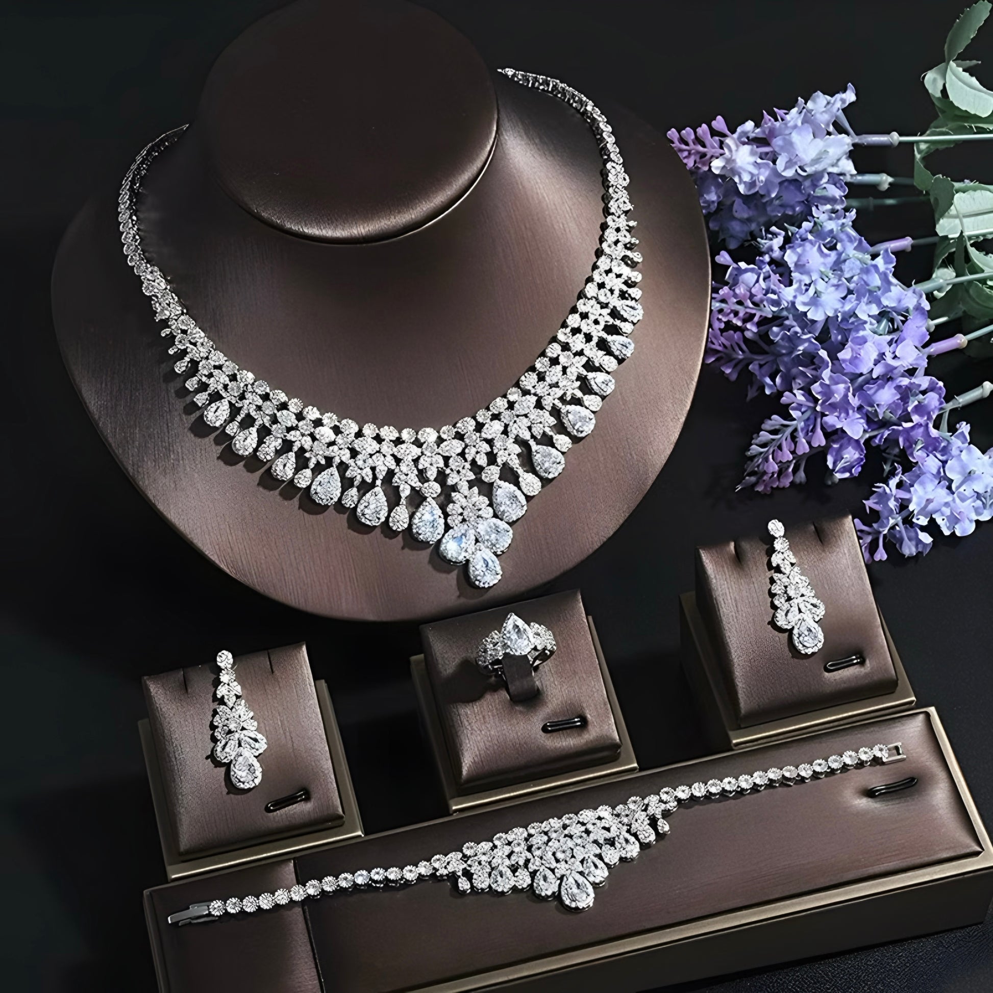 Extravaganza Jewelry Set - CheLon